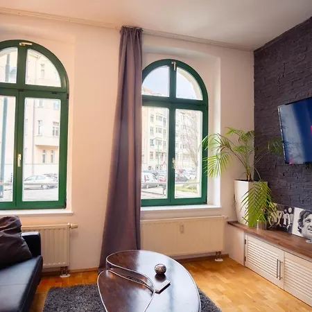 Feelgoodflats Design In Center, Station Close With Netflix Und Workplace